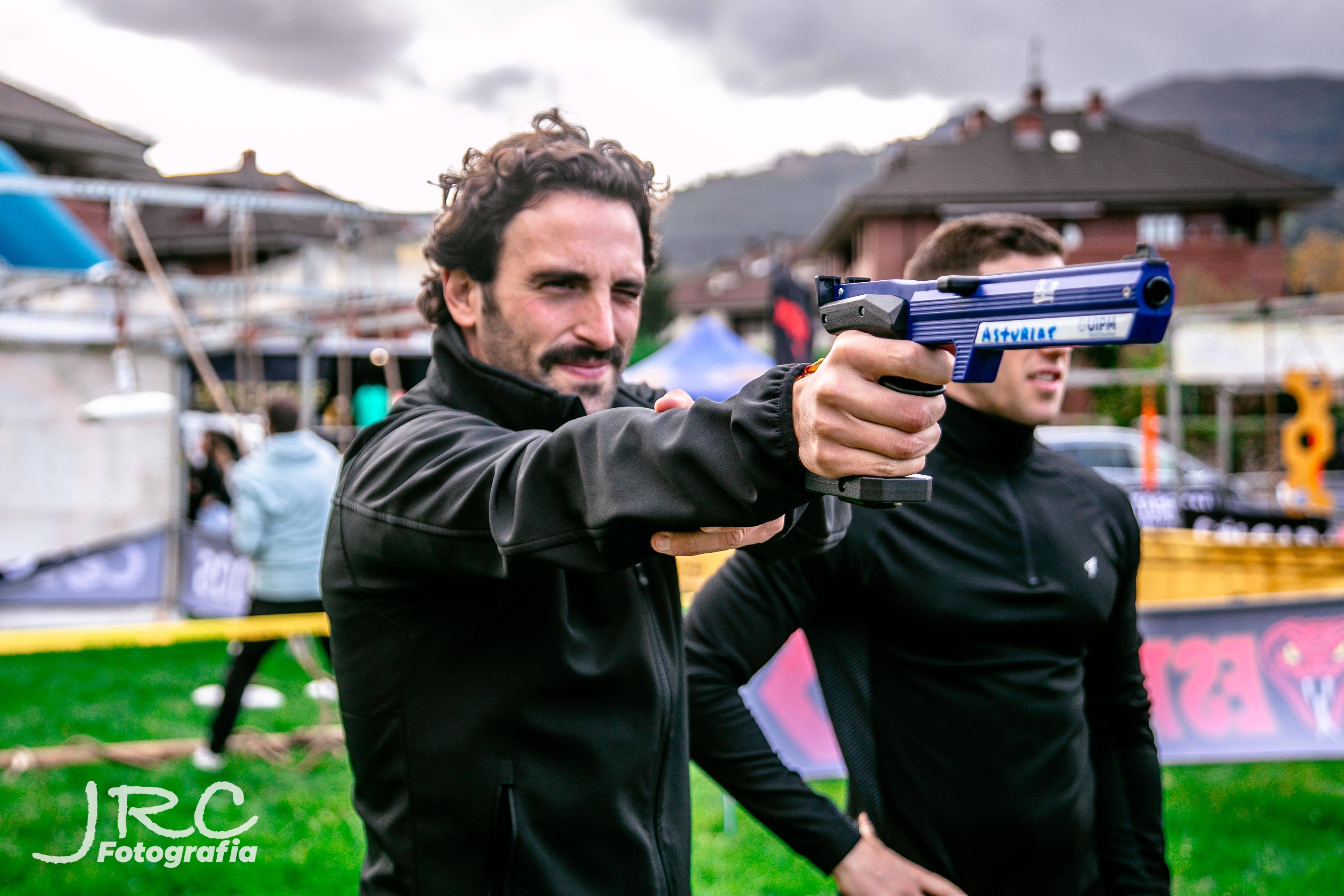 Grupo de trail running en montaña